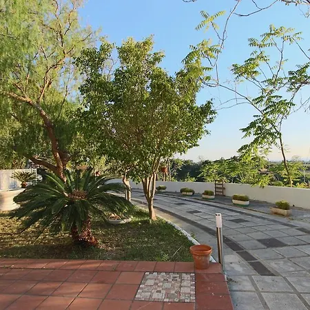 Rosy Villa